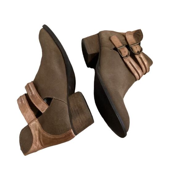 Steve Madden Raskal Suede women's bootie boots buckle 8 - Picture 8 of 11